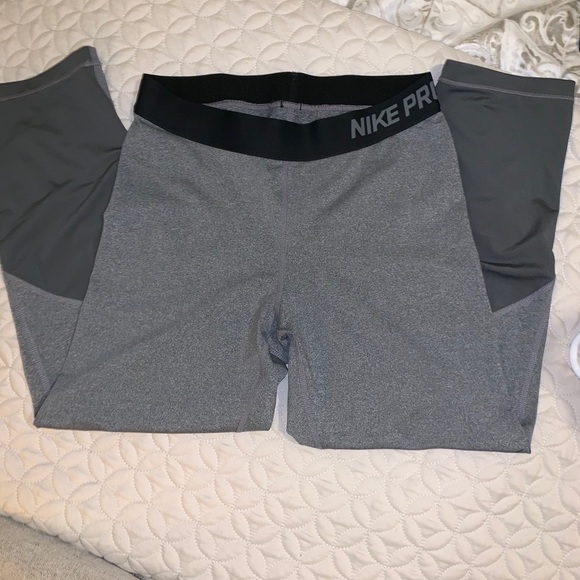 nike leggings capris - Picture 1 of 2